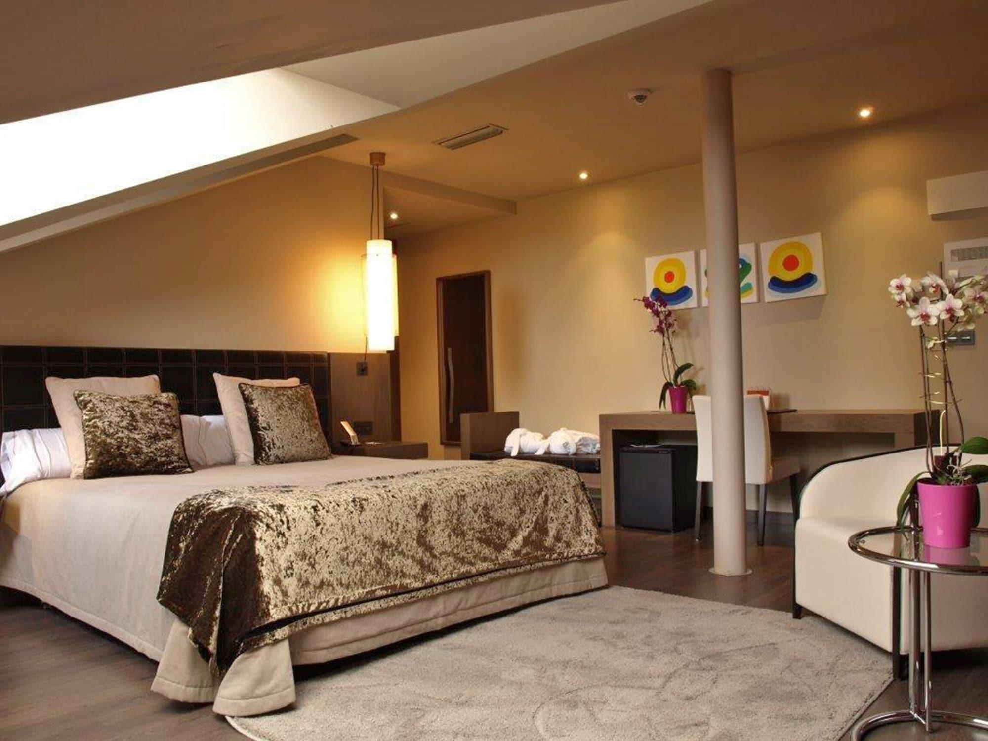 La Piconera Hotel & Spa Sardalla Buitenkant foto