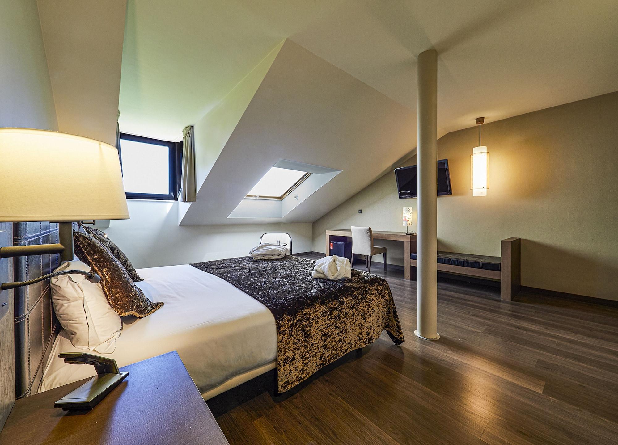 La Piconera Hotel & Spa Sardalla Buitenkant foto