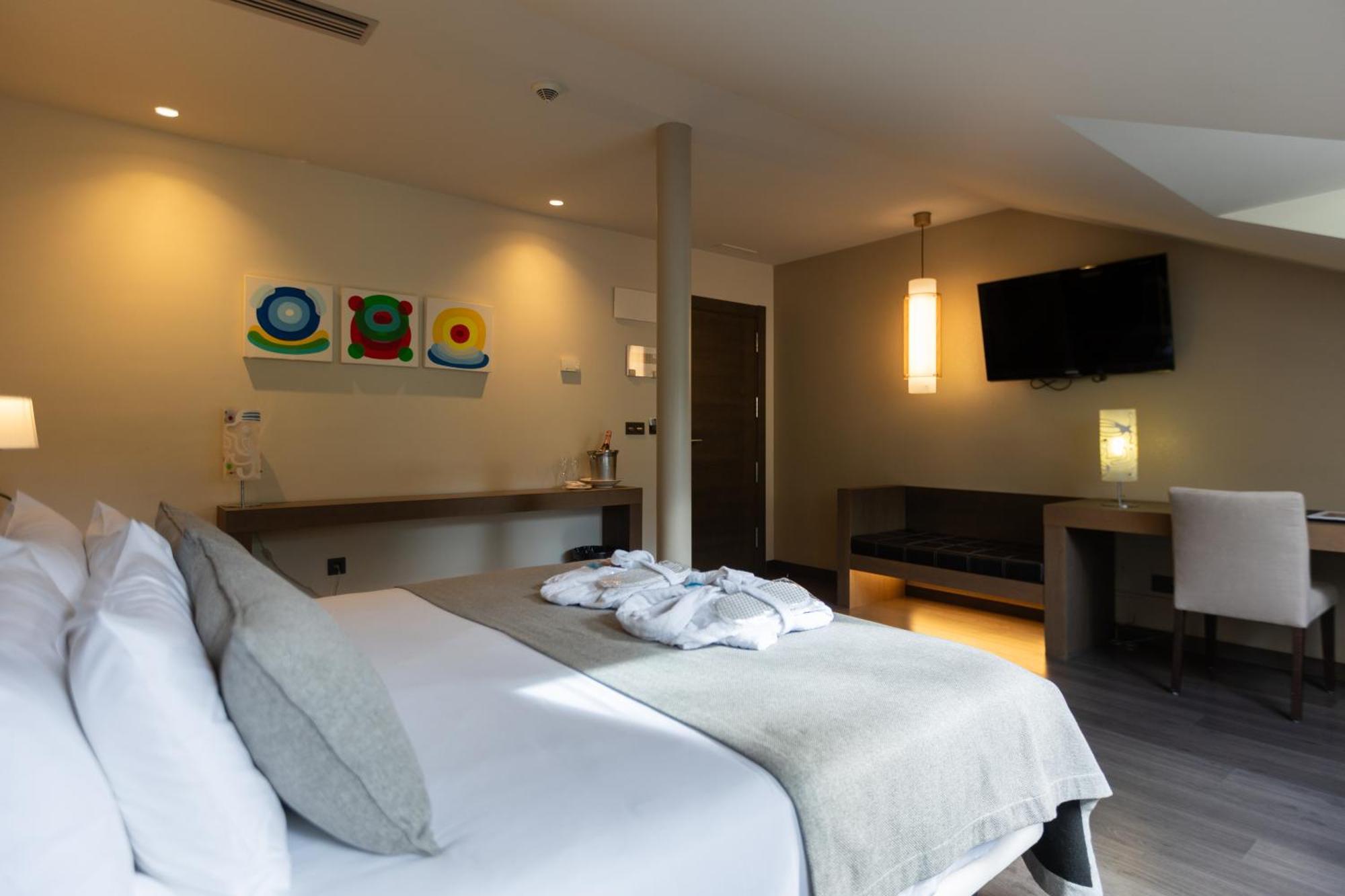La Piconera Hotel & Spa Sardalla Buitenkant foto